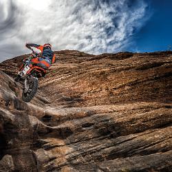 450 EXC-F MY 2017 Action 02